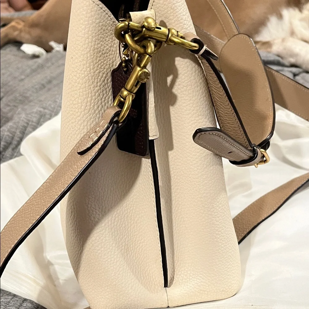 Coach Cream and Tan Leather Willow Shoulder Bag - Picture 4 of 16